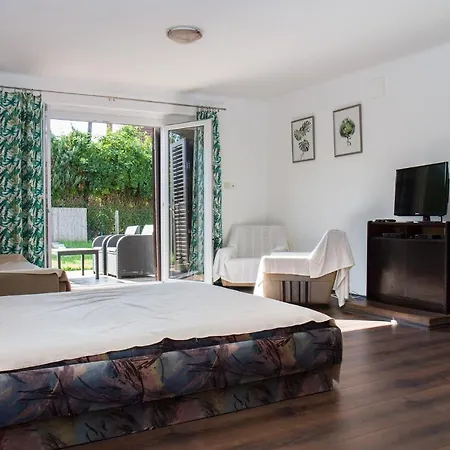 Apartman In 35383 Balatonmáriafürdő